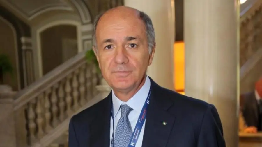 Passera ritira il piano per MPS