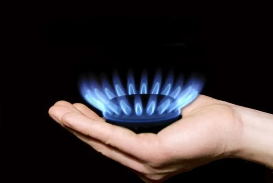 Bollette, ad ottobre luce meno cara, sale il gas