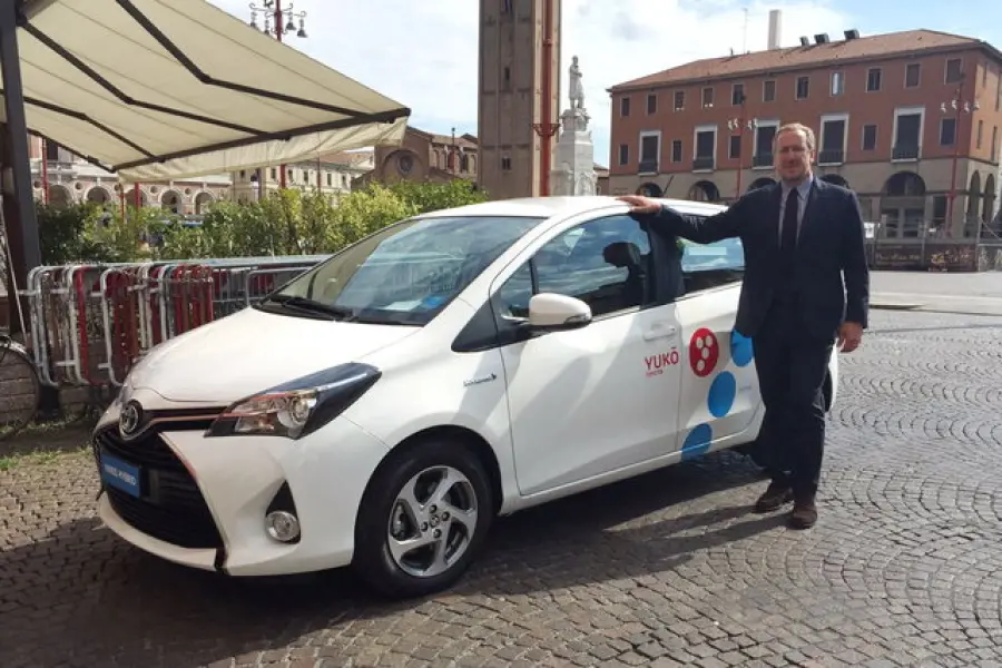 Forlì, debutta il primo car sharing d'Italia con auto ibride