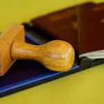 Permesso di soggiorno al convivente extracomunitario. Creato il precedente