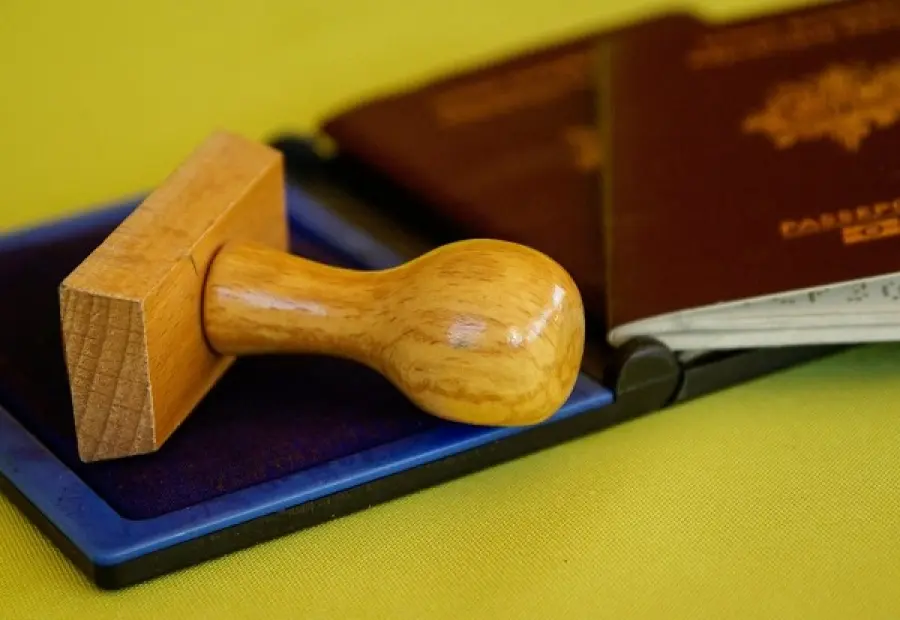 Permesso di soggiorno al convivente extracomunitario. Creato il precedente